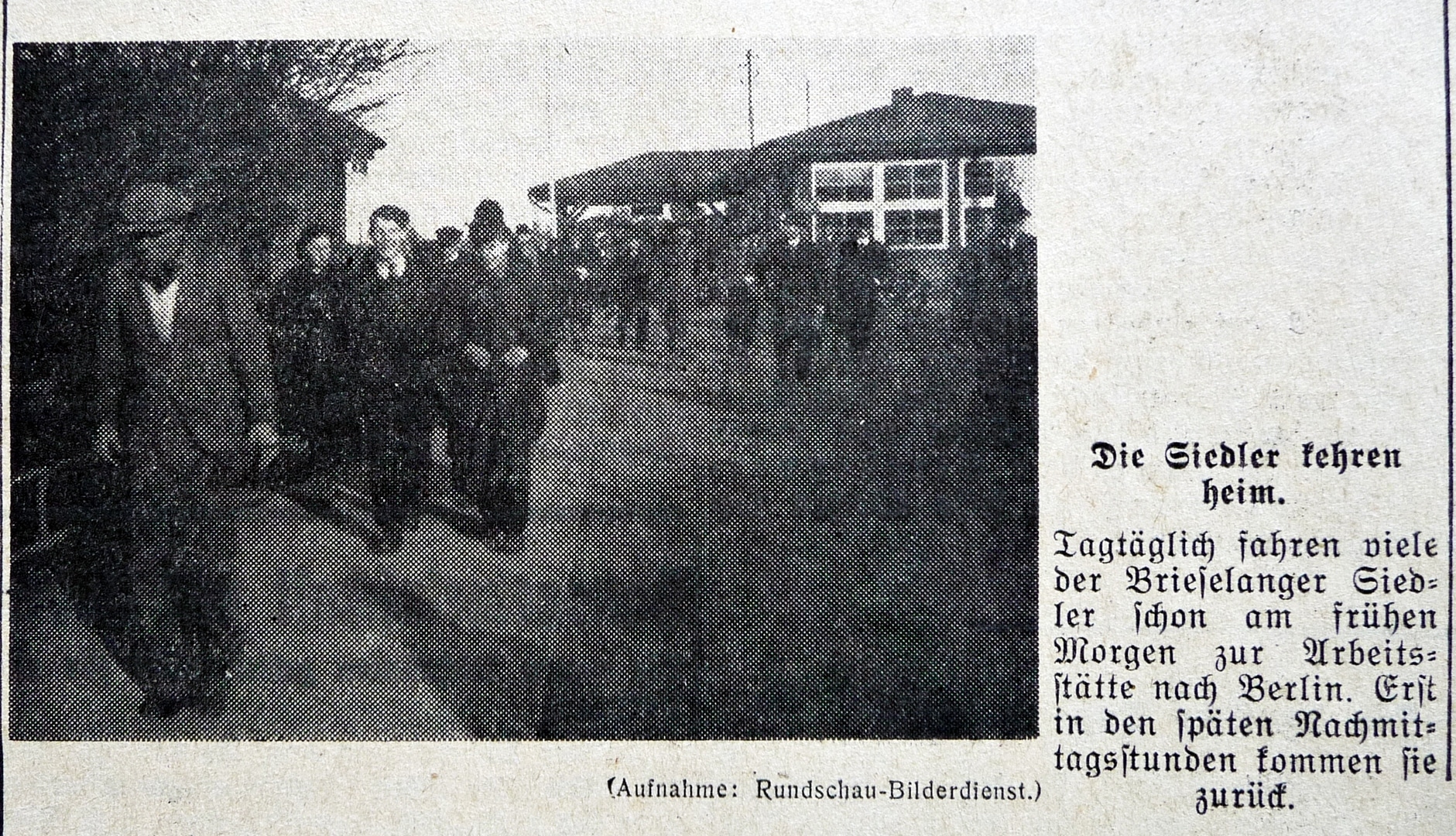 PX1110452 17.Mai 1938 Bahnhof  Brieselang.JPG