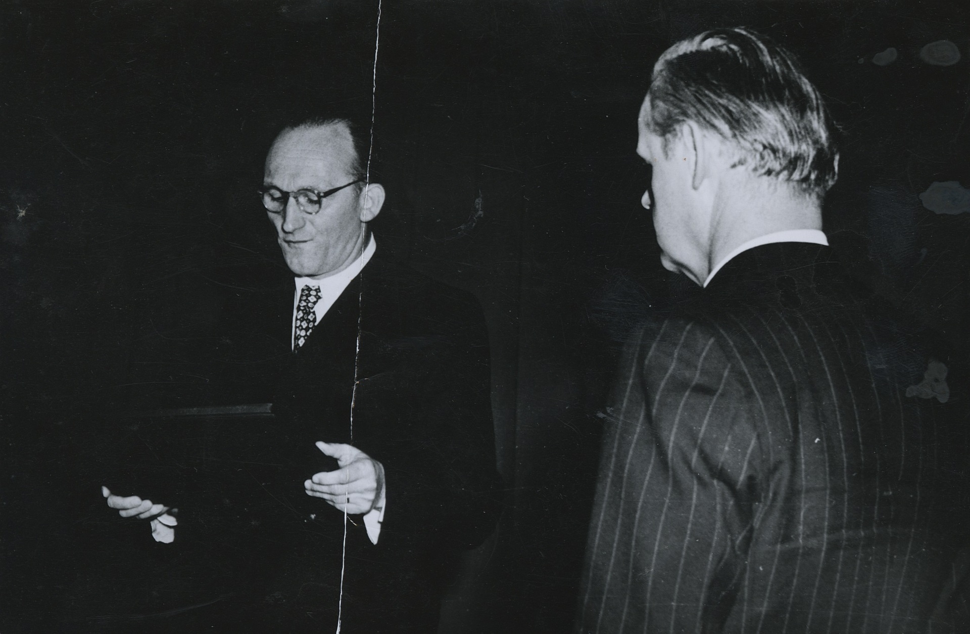 1950 Metzger_Usinger_Pit Ludwig_DASD.jpg