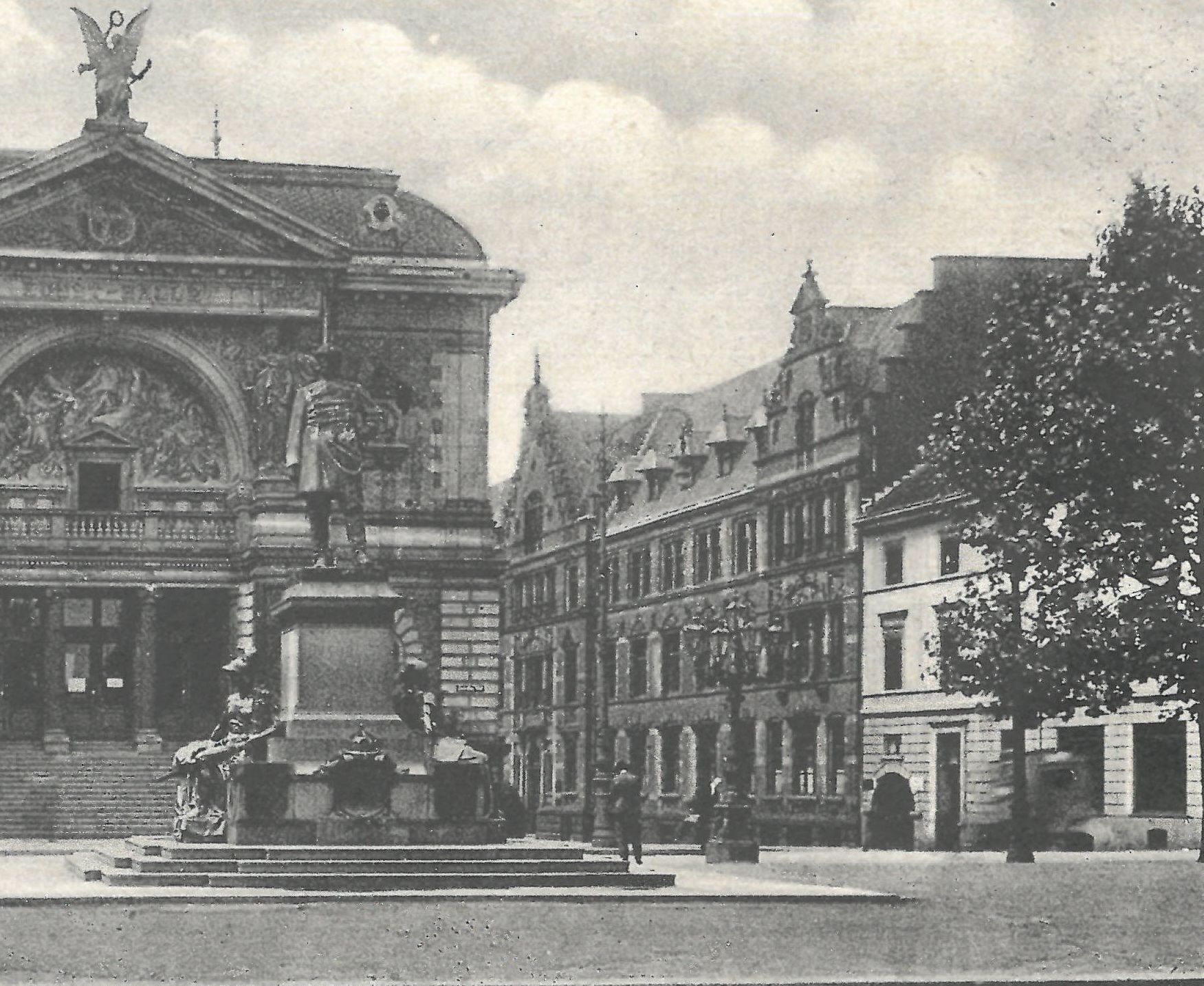 Düsseldorf, Kunsthalle mit Bismarckdenkmal, Postkarte_Ausschnitt2.jpg