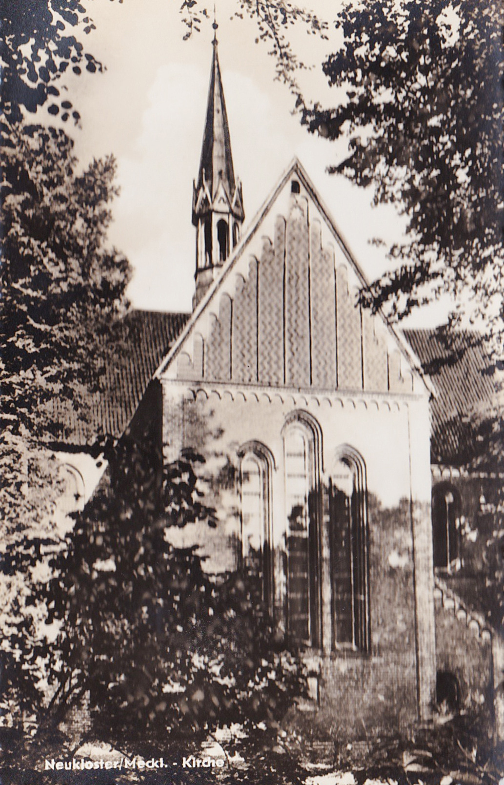 T9_4_Kirche Neukloster.jpg