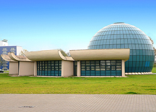 Planetarium_Wolfsburg.jpg