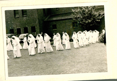 Bild 12_Belgische Kommunion in St. Josef um 1964_Heike Kussinger-Stankovic privat.jpg