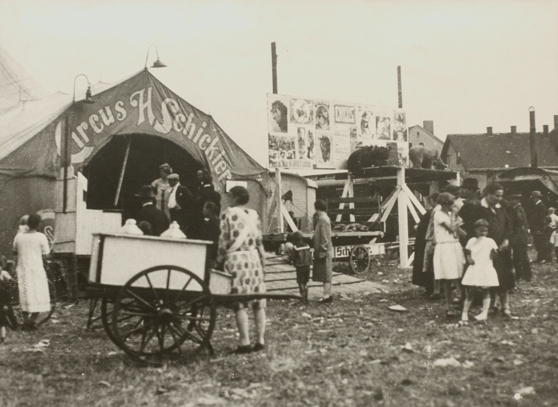 Circus Schickler auf der Cranger Kirmes, um 1930, Foto Stadtarchiv Herne.jpg
