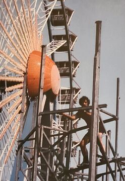 Kirmesaufbau 3, Winfried Labus, 2004.jpg