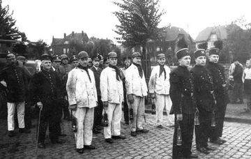 Parade von Bergmännern.jpg