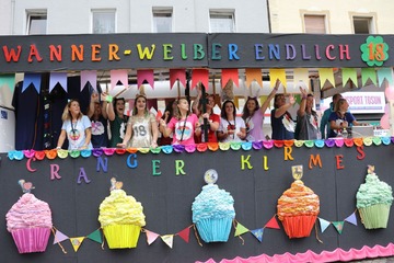 10 Wagen der Wanner Weiber.jpg