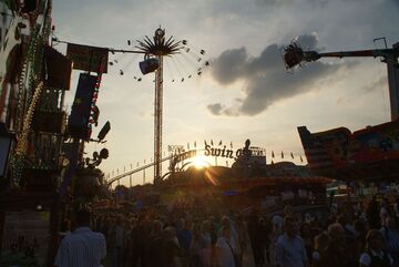 Aufregende Höhenfahrten in der stimmungsvollen Abendsonne, 2009.JPG