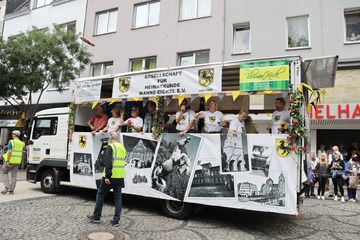 4 Wagen der Gesellschaft für Heimatkunde Wanne-Eickel.jpg