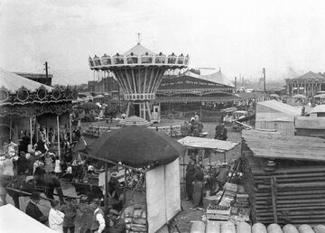 Fahrgeschäfte in den 1920er und 1930er Jahren (4).jpg