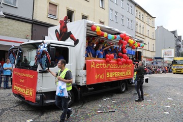 13 Wagen des DLRG.jpg