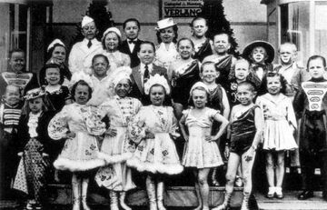 Liliput-Ensemble auf der Cranger Kirmes, undatiert.jpg
