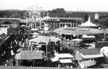 Fahrgeschäfte in den 1920er und 1930er Jahren (3).jpg