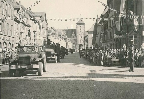 FranzösischeMilitärparade_14.07.1945Villingen_e77f2efd74.jpg
