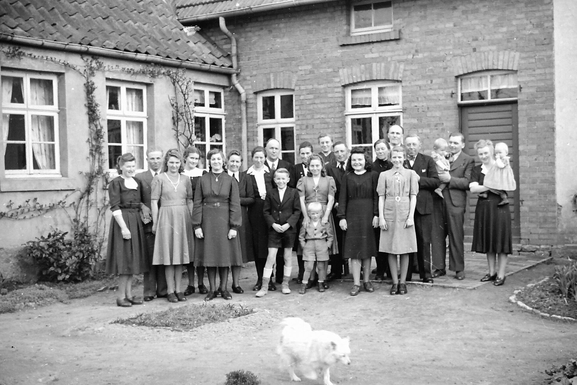 Feste_Konfirmation1949-C 01 20-239-040-ScanAKTUALISIEREN.jpg