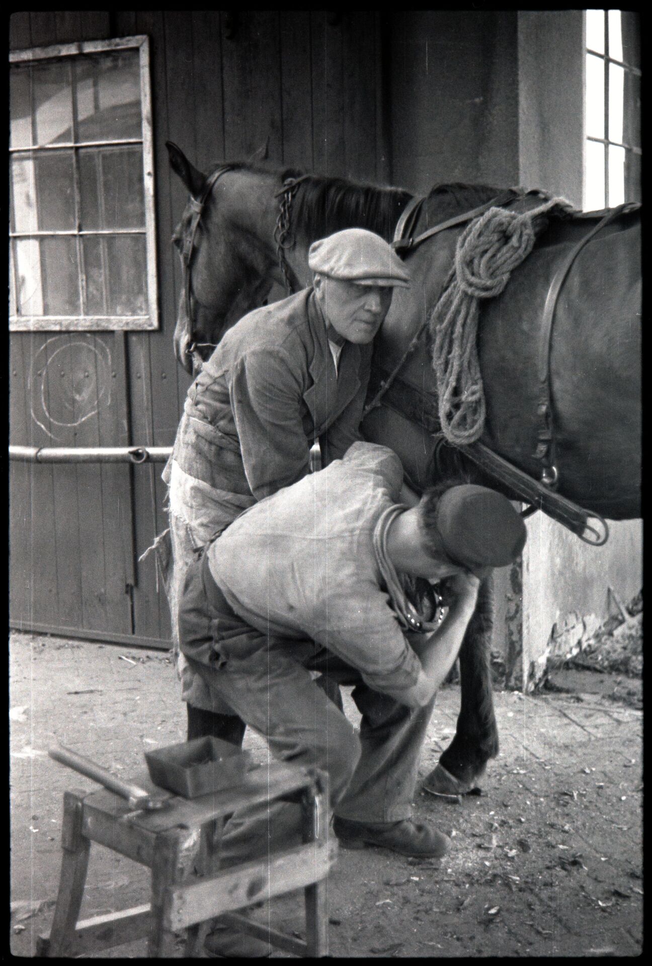 Landwirtschaft_Hufschmied1947-C 01 20-169-032.jpg