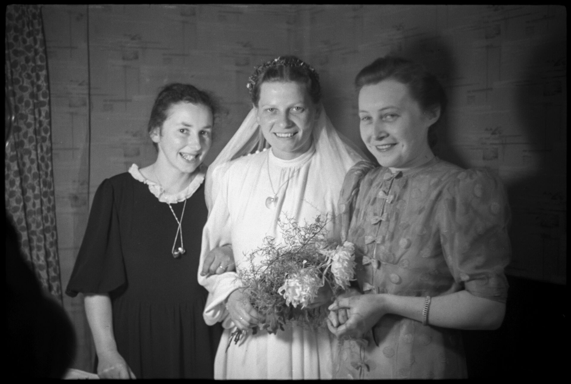 Feste_Hochzeit1945_C 01 20-128-033.jpg