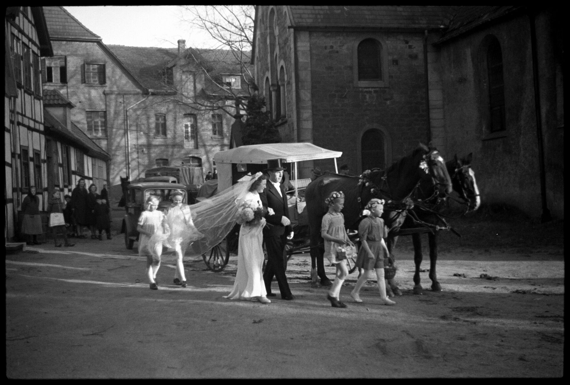 Feste_Hochzeit1946-C 01 20-154-035.jpg