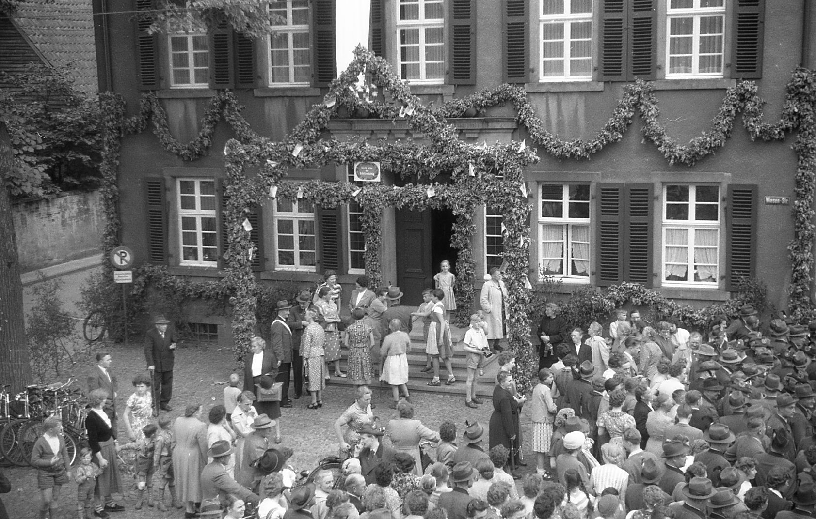 C01 20-2-034.jpg