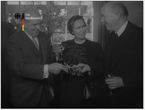 Welt_im_Film_309-1951(McCloy-Lortz).PNG