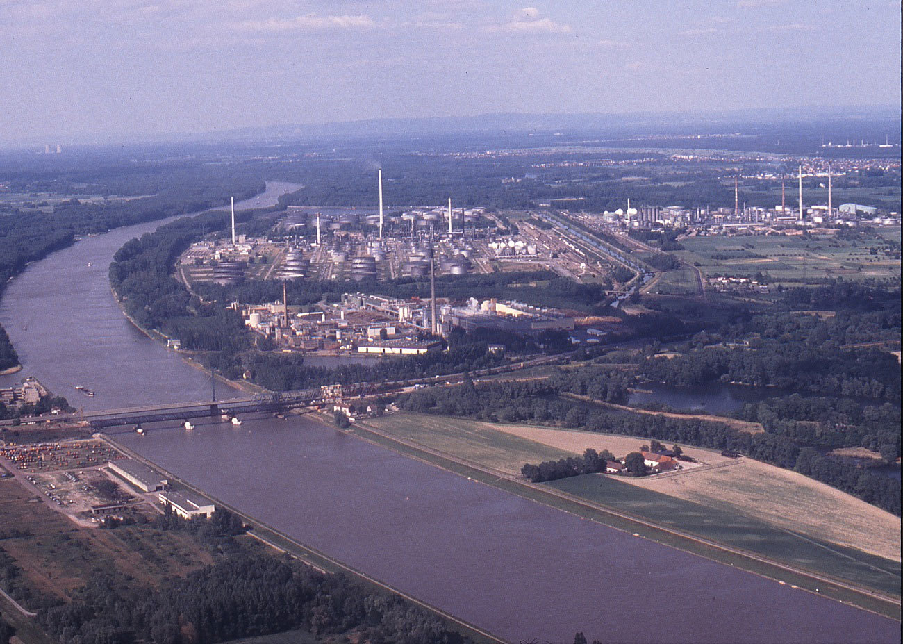 Die Karlsruher Ölraffinerien, 1990
