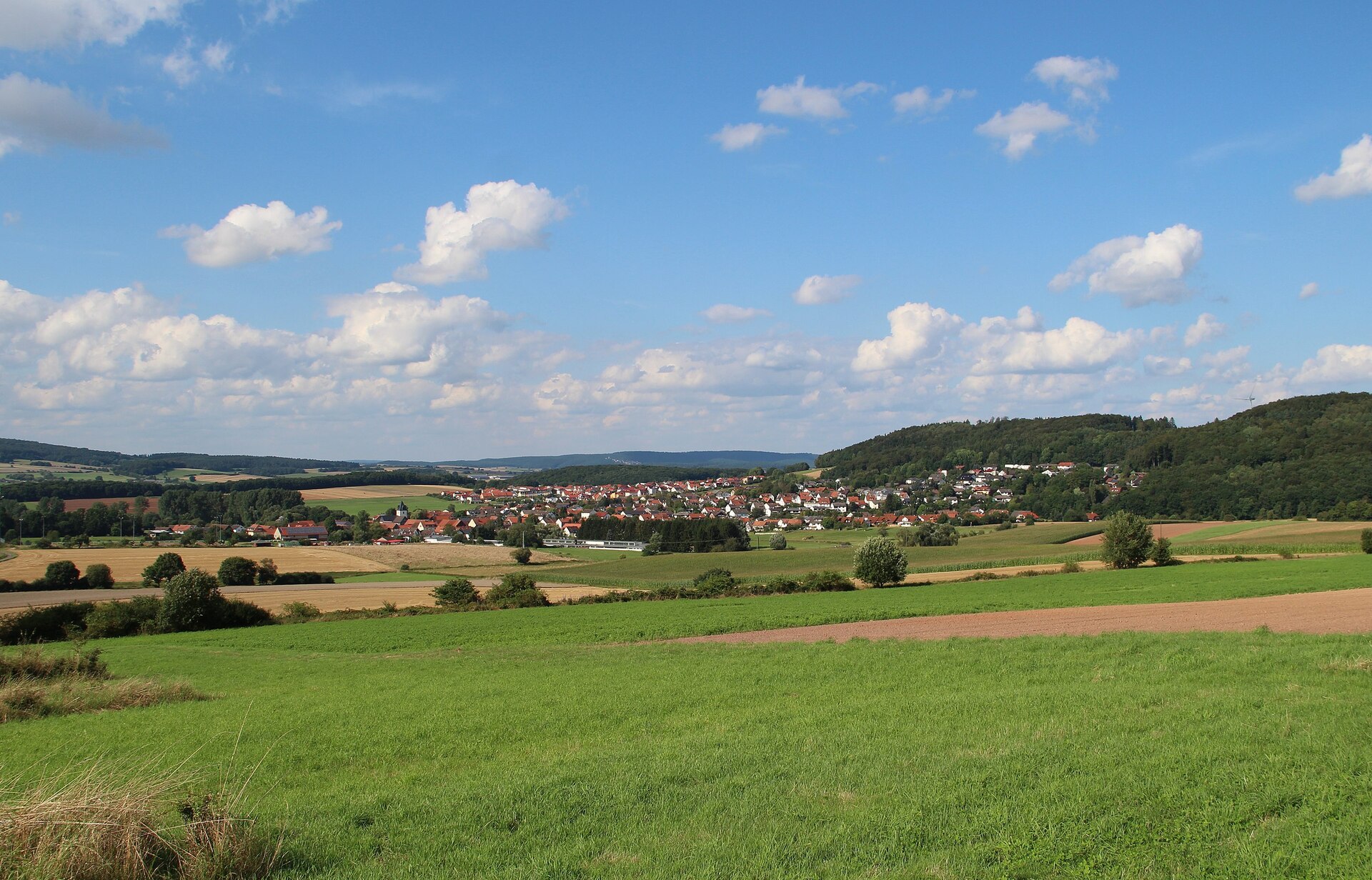 2560px-Michelbach_(Marburg)_(1).jpeg