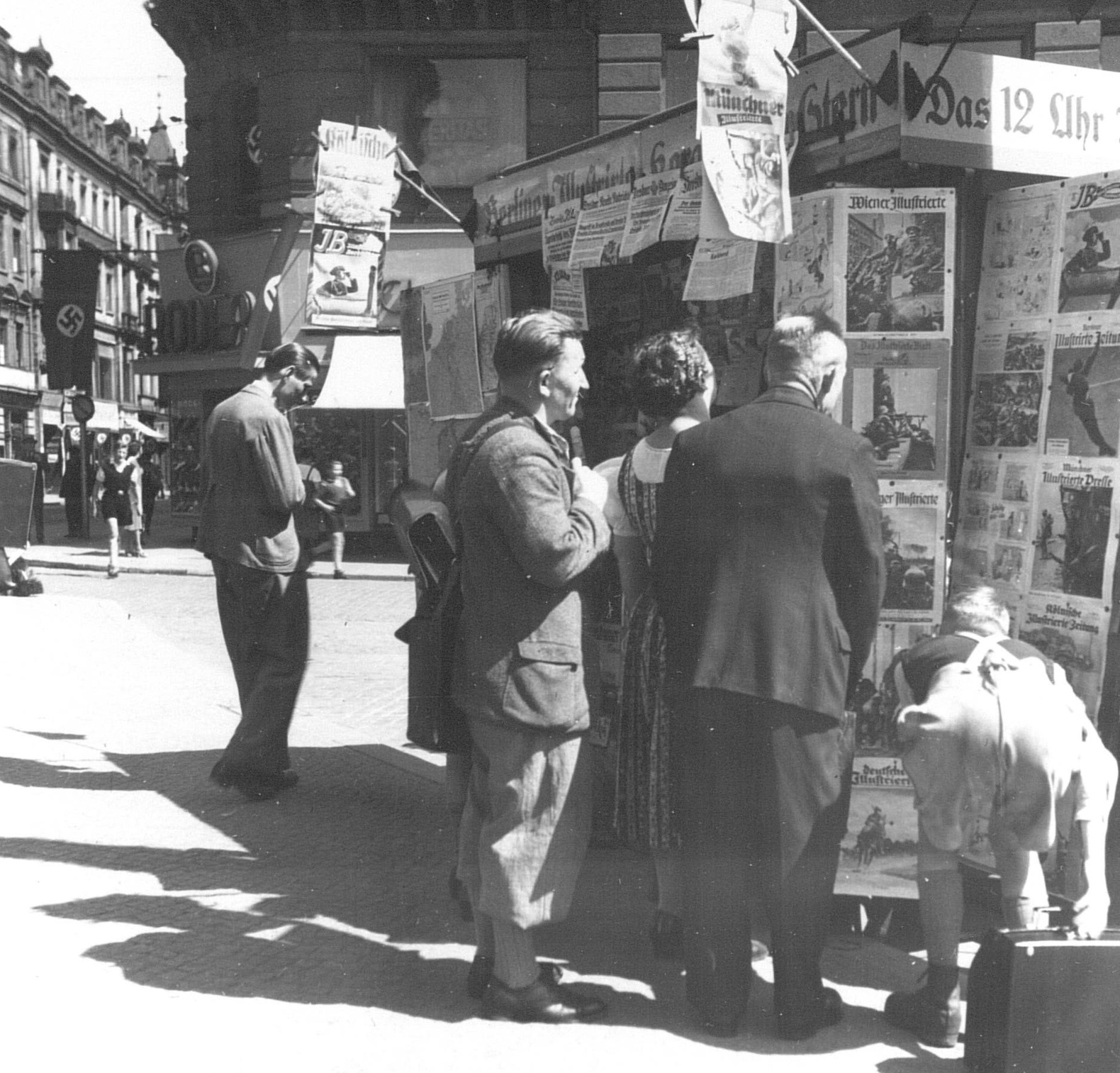 Zeitungsstand Dresden.jpg