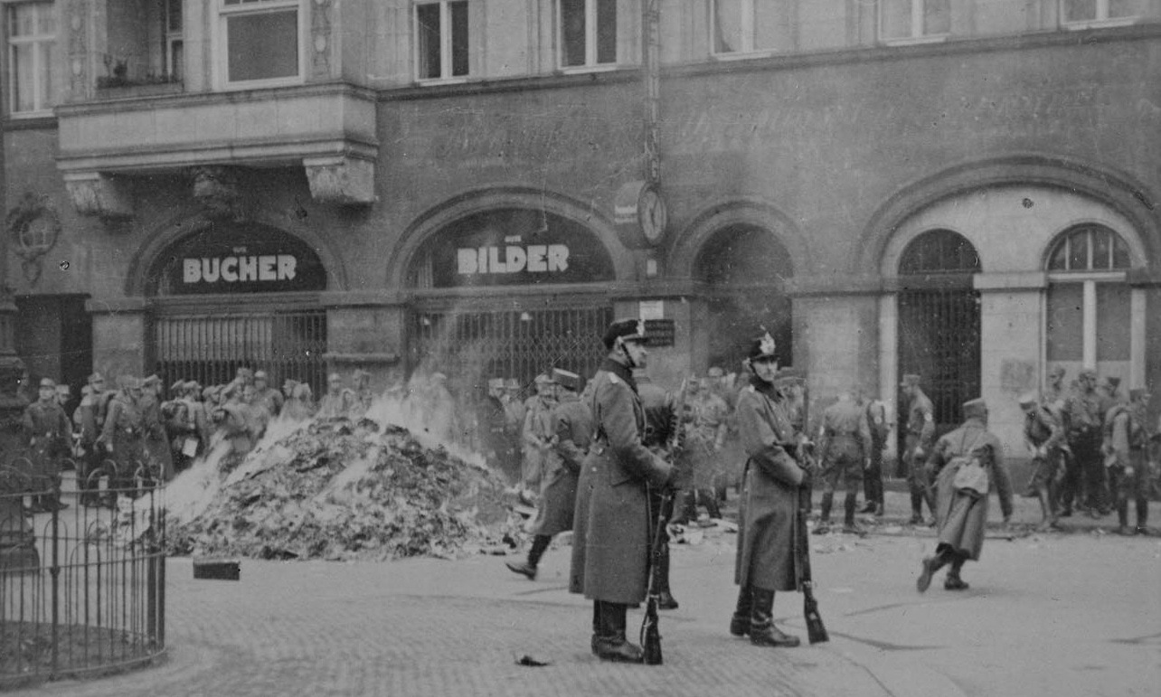 Bücherverbrennung Dresden.jpg