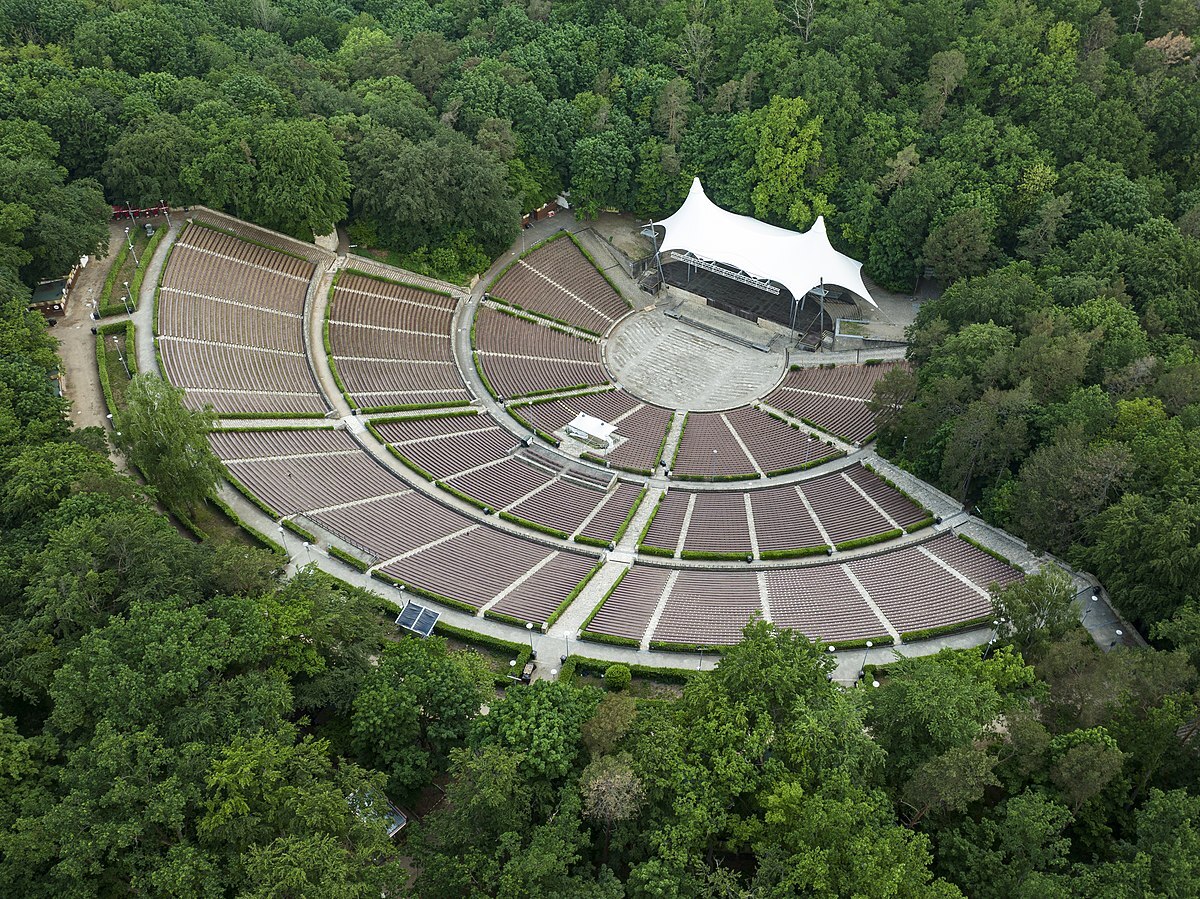 Berlin_waldbühne.jpg