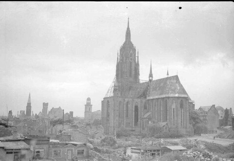 Dom-zerstörtes-Frankfurt.jpg