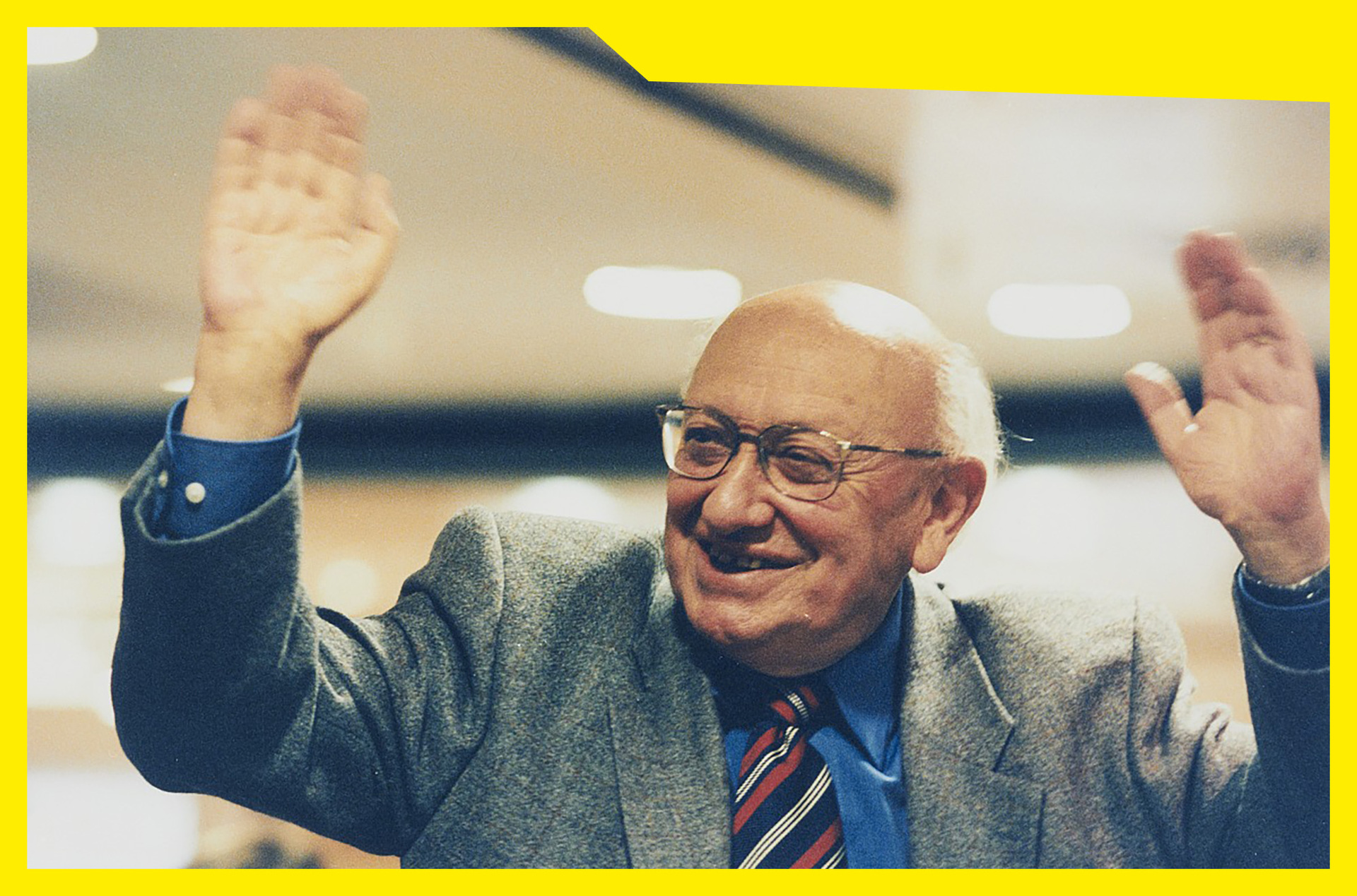 Auerbach 12_df_mo_0001215_008_beabr.jpg Auerbach 12_df_mo_0001215_008_beabr.jpg
