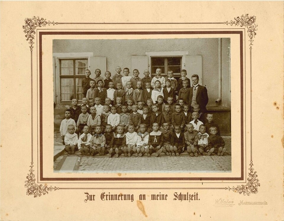 Jungenklasse mit Lehrer_Breisach_1908_Schulmuseum Friedrichshafen.jpg