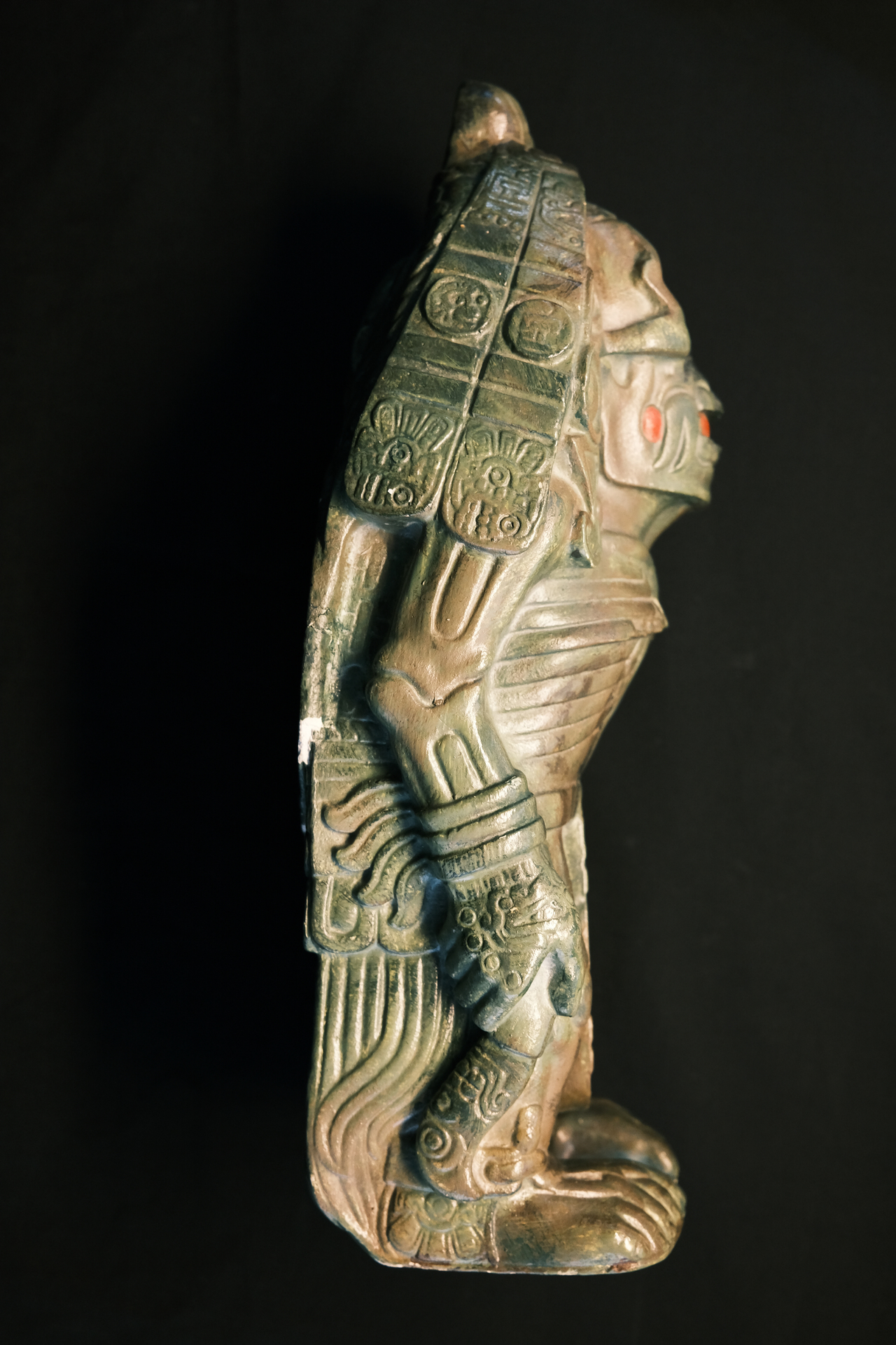 Left side view, copy of a Central Mexican figure: Tlahuizcalpantecuhtli. Left side view, copy of a Central Mexican figure: Tlahuizcalpantecuhtli.