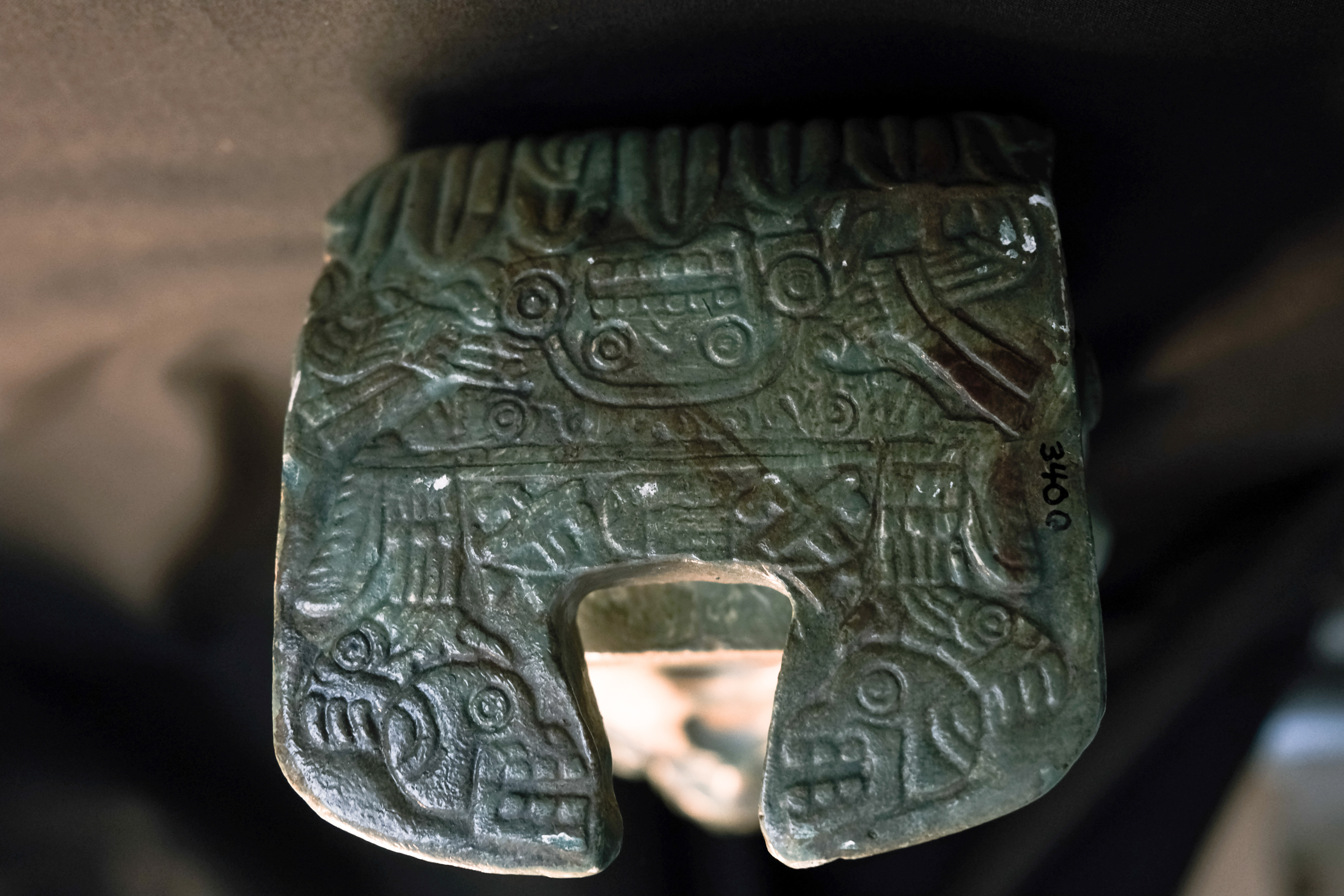 View from below, copy of a Central Mexican figure: Tlahuizcalpantecuhtli.
