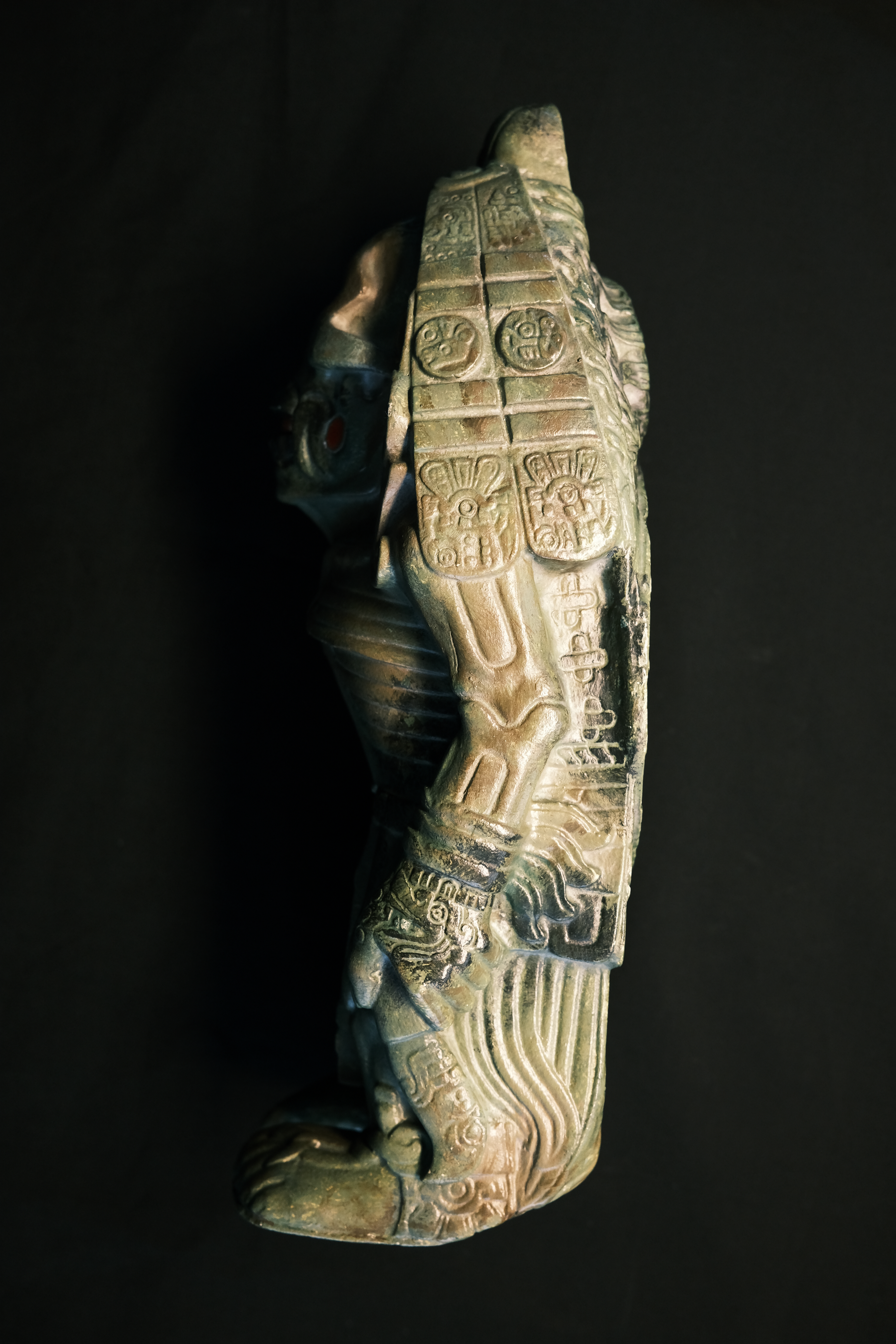 Right side view, copy of a Central Mexican figure: Tlahuizcalpantecuhtli.