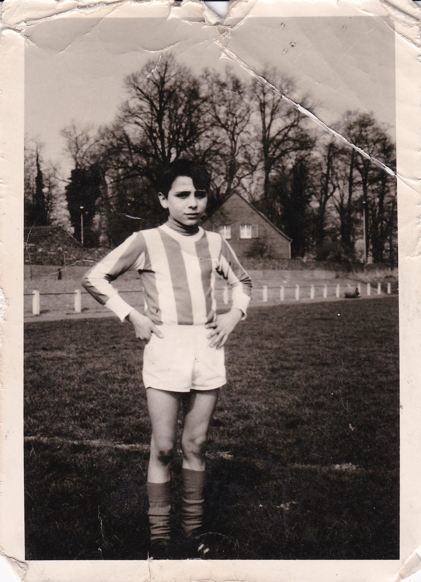Francesco De Rose im Trikot des Dürener Spielvereins, um 1970.jpg