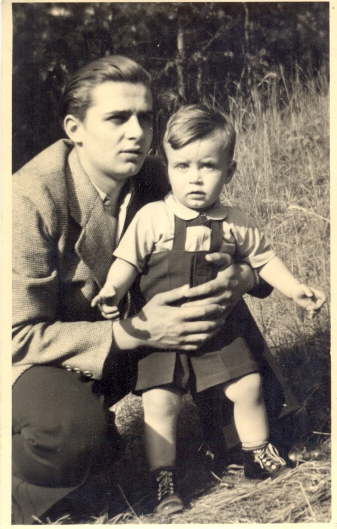 Georg Jacob mit seinem Sohn Herbert  ca. 1940.jpg