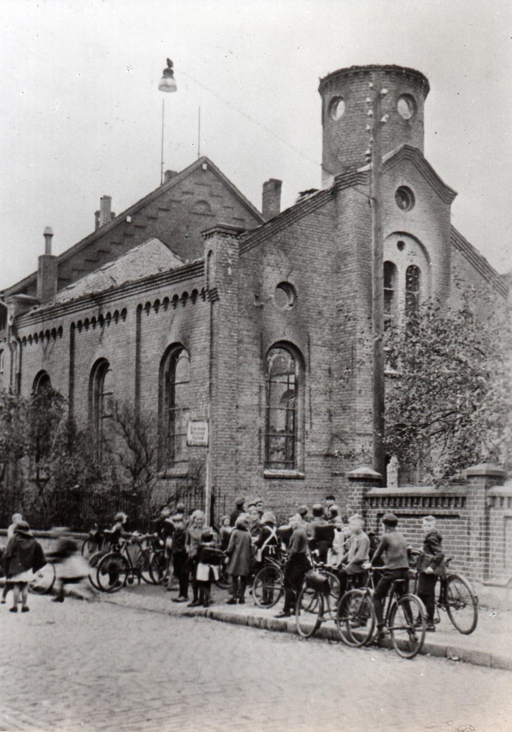 Kreisarchiv11_15_SynagogeNeuenkirchen1938.jpg