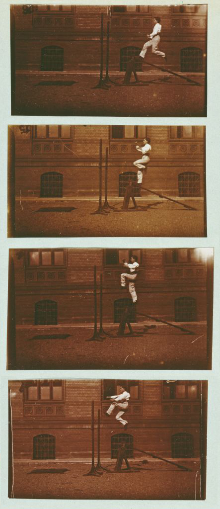 &quot;Sprung über das Pferd&quot;, Reihenaufnahme des  Kinematographischen Projektionsapparats für Reihenmomentfotografien von Ernst Kohlrausch