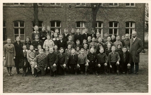 Kopie - be C27 - Klassenfoto Altenrath Januar 1938 (2).jpg